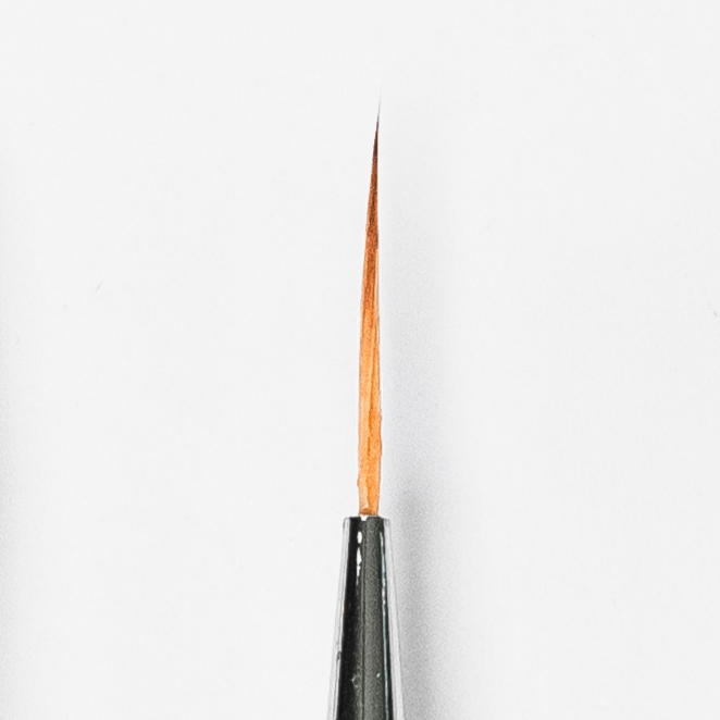 Artists Choice Aurora medium liner nail brush for fine line nail art and detailed work