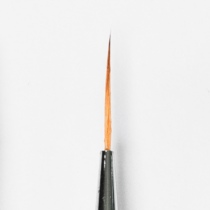 Artists Choice Aurora medium liner nail brush for fine line nail art and detailed work