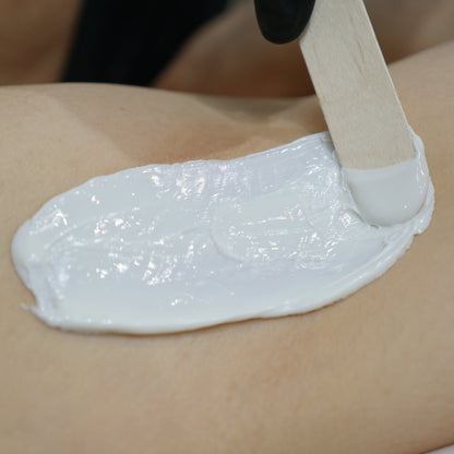 Caronlab Brilliance hard wax application consistency